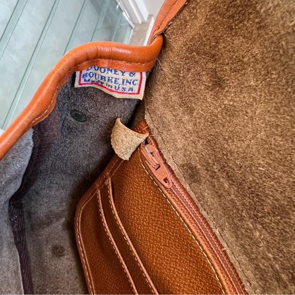 Vintage Dooney Bourke crossbody bag dark brown tan trim Made in USA - Picture 16 of 16